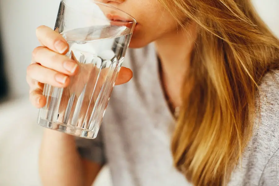 woman-drinking-water