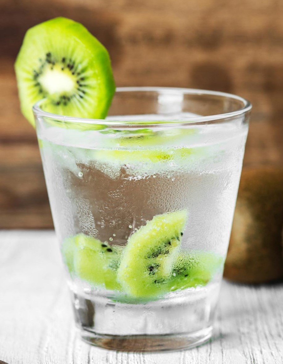 glass-of-water-with-kiwi