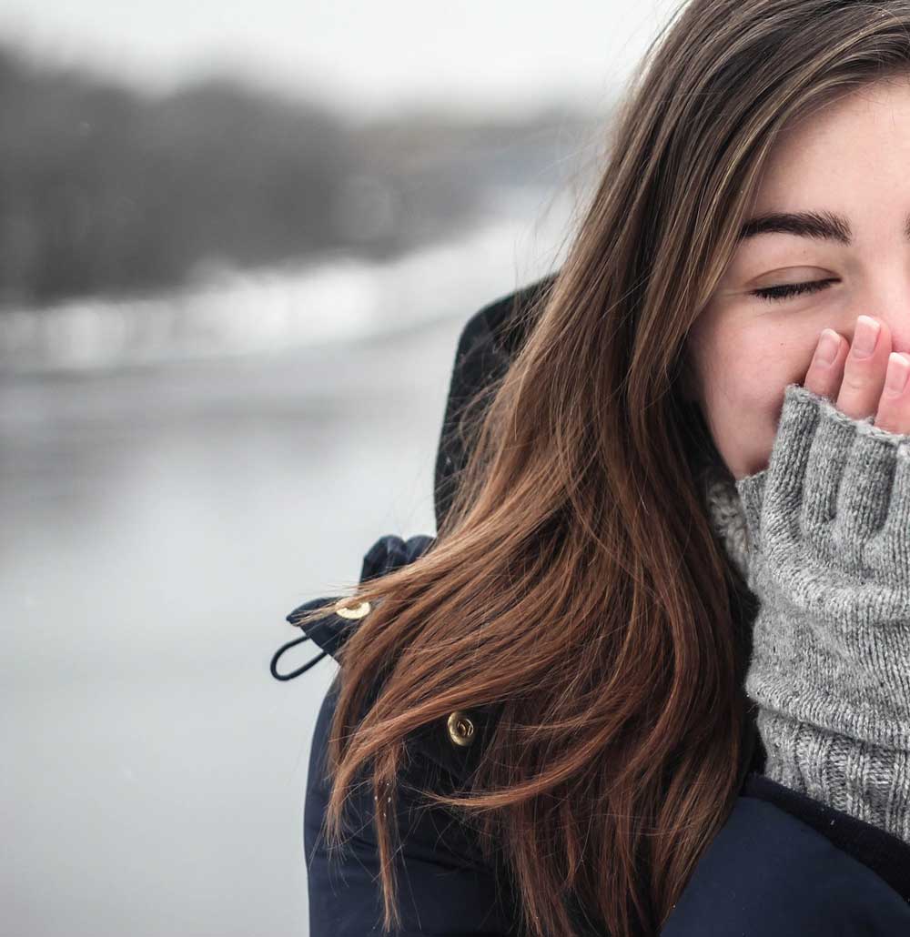 woman-sneezing