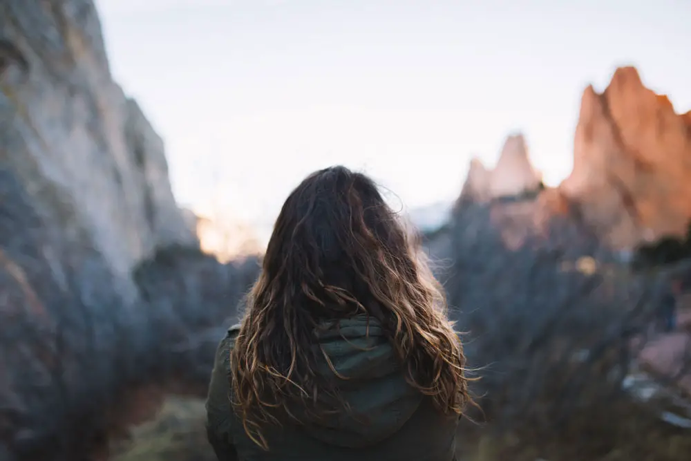 woman-with-asthma-overlooking-mountains